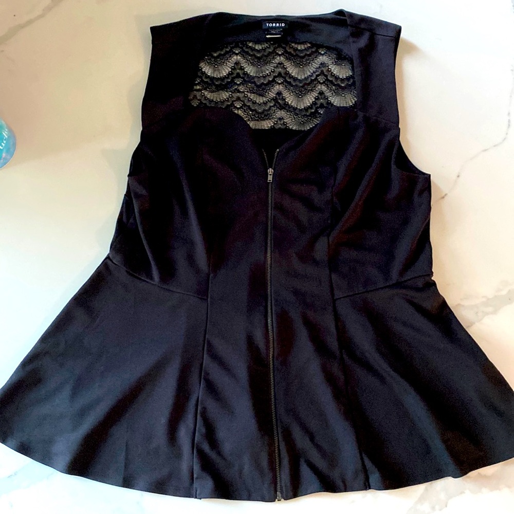 Torrid Black top